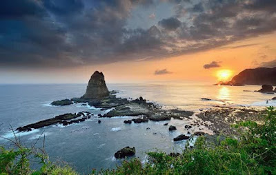 Papuma Beach, Elegant Tourism Spot In Jember, elegant places, beach, east java vacation, family vacation, happy place